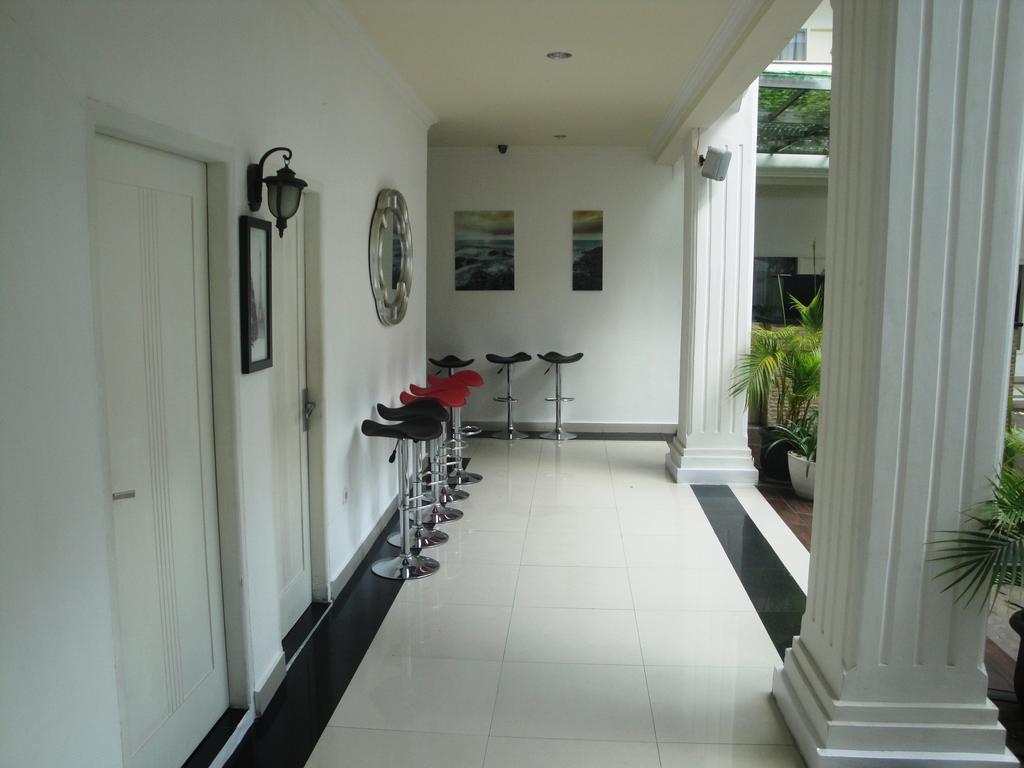 Ramayana Hotel Makassar Exterior photo