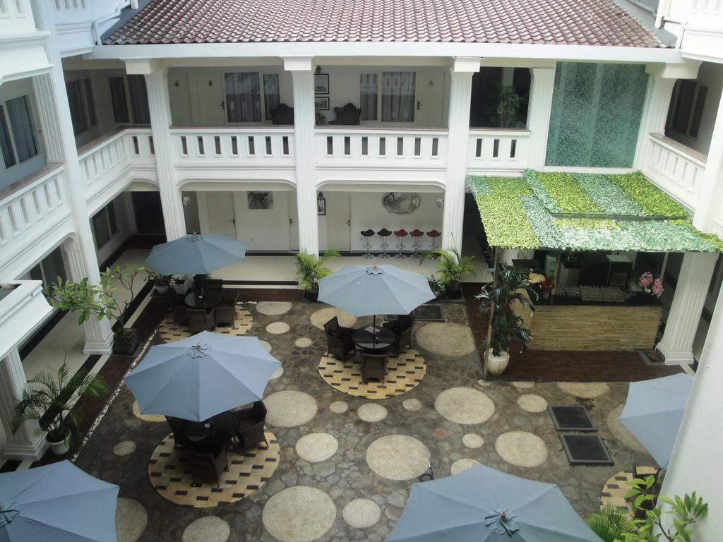 Ramayana Hotel Makassar Exterior photo