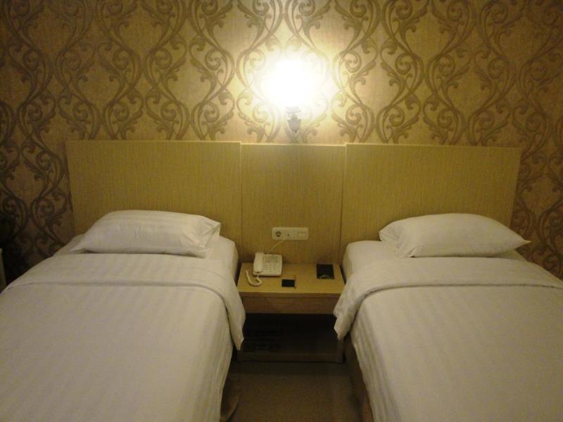Ramayana Hotel Makassar Exterior photo