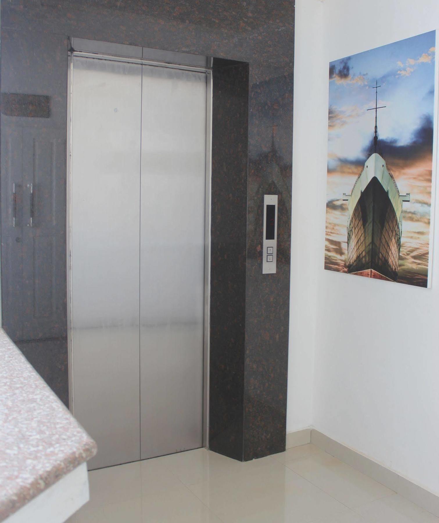 Ramayana Hotel Makassar Exterior photo